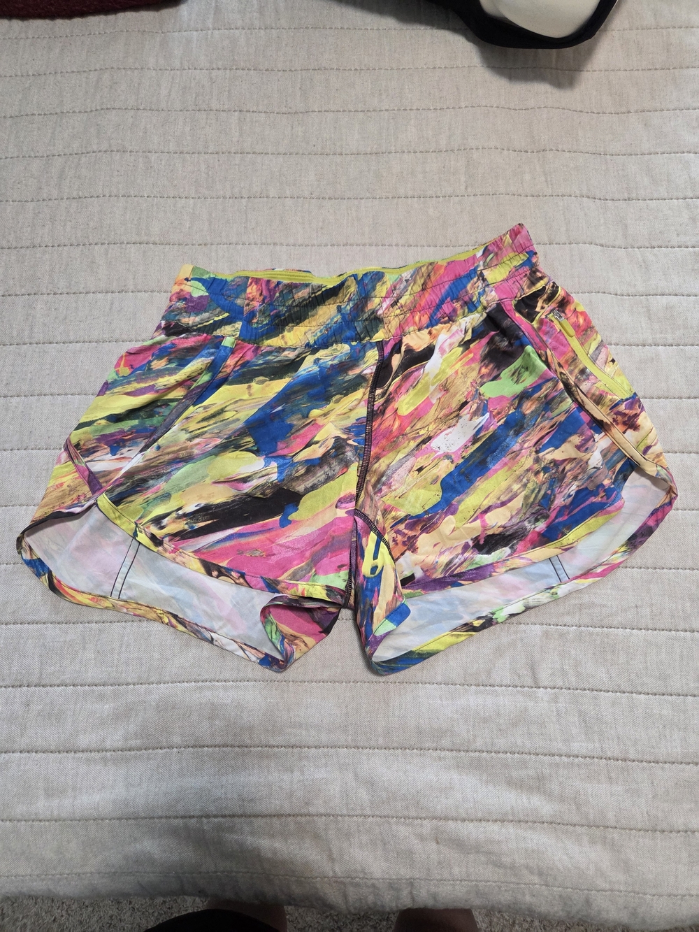 Lululemon Tracker Short V 4" {8}